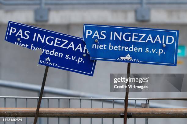 Bordjes pas ingezaaid niet betreden s.v.p. During the Dutch Eredivisie match between Willem II Tilburg and FC Emmen at Koning Willem II stadium on...