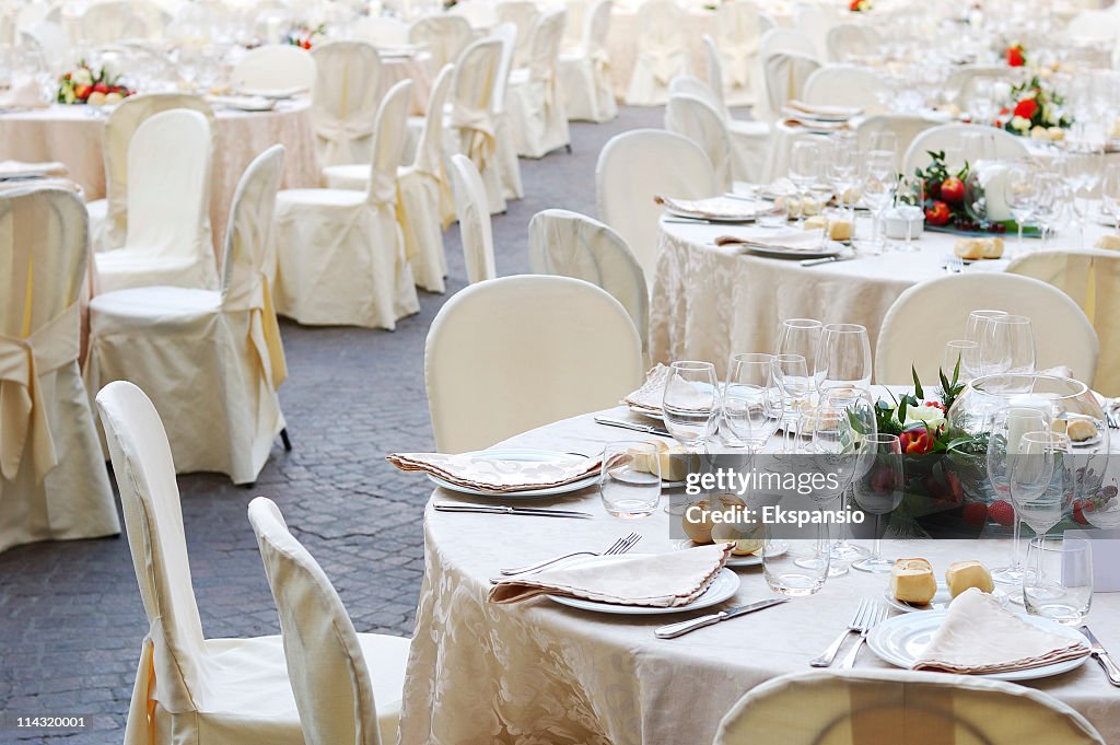 Banquet Table Settings