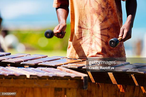 marimba-musiker - marimbafon stock-fotos und bilder