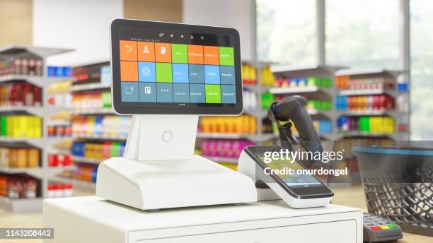 máquina de caixa com tela digital no supermercado - mercado espaço de venda no varejo - fotografias e filmes do acervo