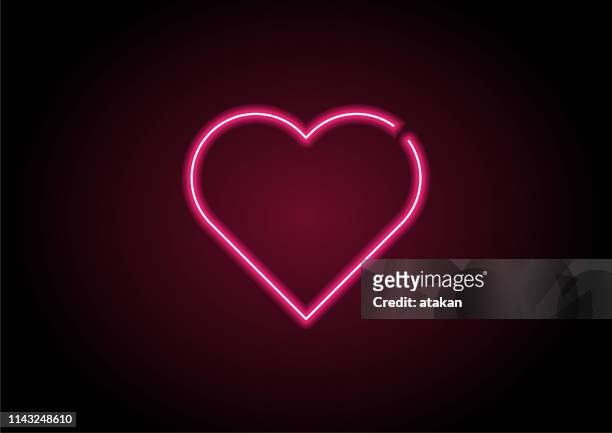 illustrazioni stock, clip art, cartoni animati e icone di tendenza di luce al neon rossa a forma di cuore sulla parete nera - fluorescente