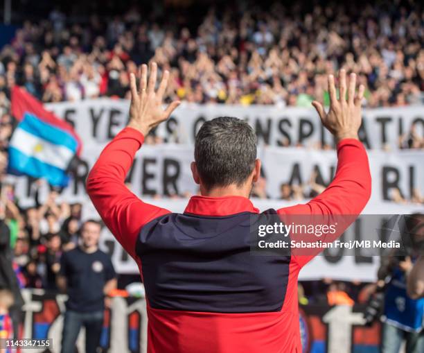 Julián Speroni of Crystal Palace with fans during the Premier League match between Crystal Palace and AFC Bournemouth at Selhurst Park on May 12,...