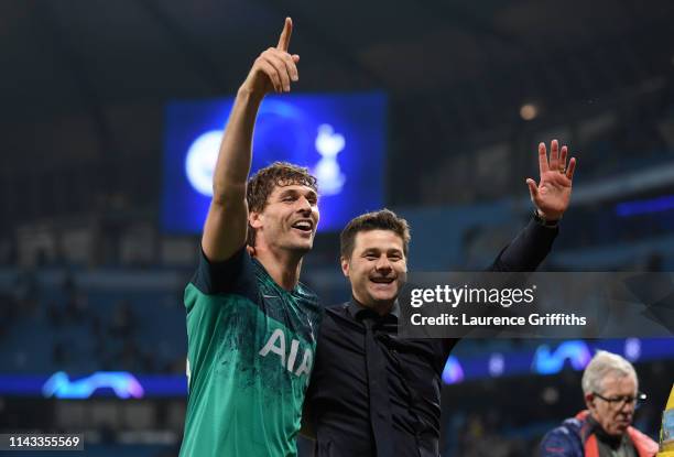 Mauricio Pochettino, Manager of Tottenham Hotspur celebrates with Fernando Llorente of Tottenham Hotspur after the UEFA Champions League Quarter...