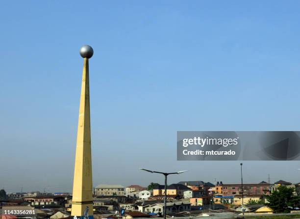 混凝土針與地球, 拉各斯, 奈及利亞 - lagos skyline 個照片及圖片檔
