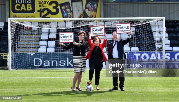 Democratic Unionist party leader Arlene Foster and deputy leader Nigel Dodds pose for photographers as they attend the launch of the party's European...