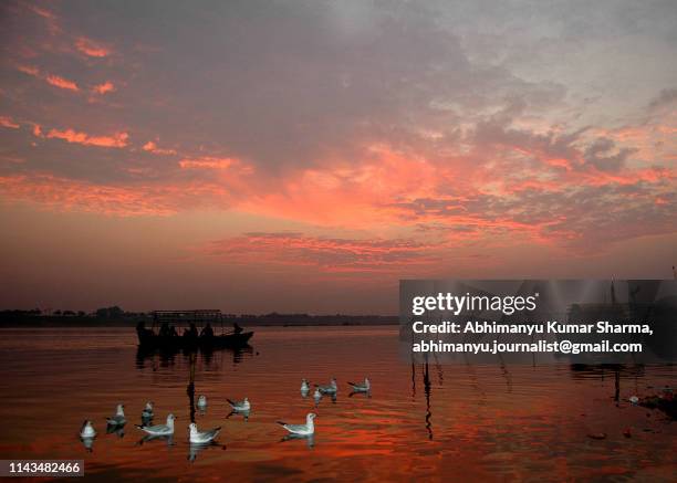 the river bank-01 - allahabad stock pictures, royalty-free photos & images