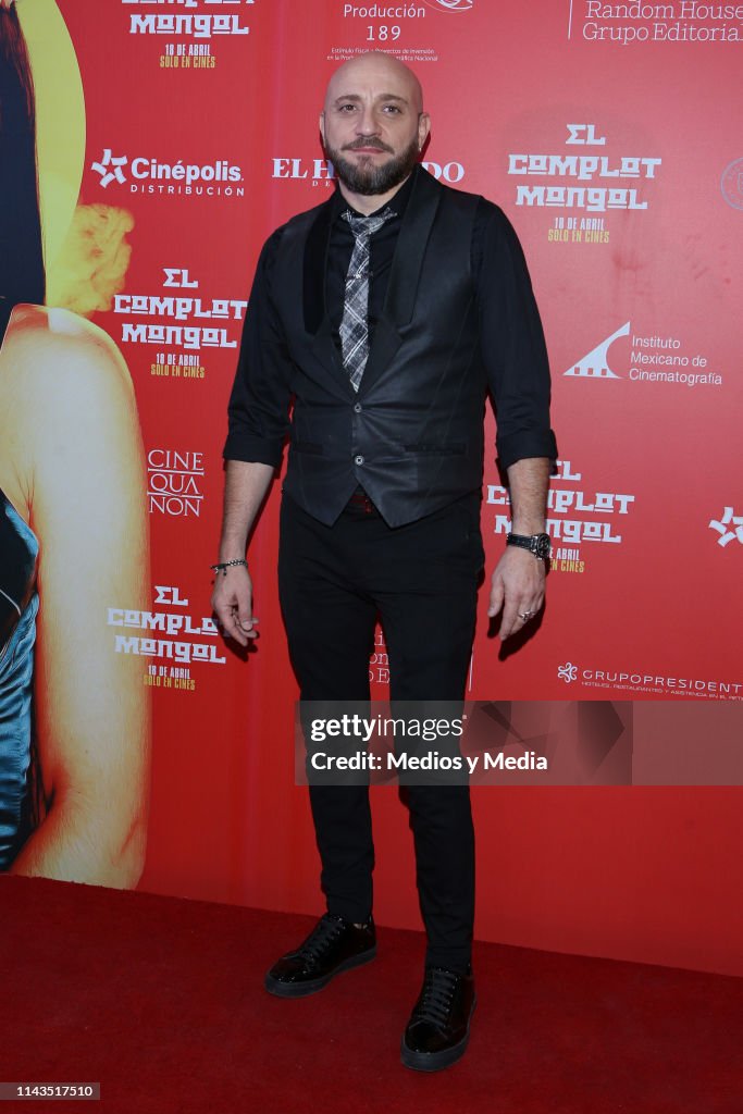 Dario Ripoll Dario Ripoll poses for photos at the red carpet prior the premiere of ...