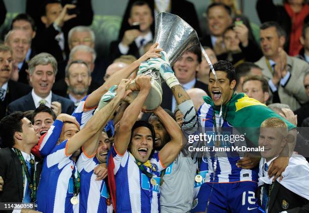 Helton and Radamel Falcao Garcia of FC Porto lift the UEFA Europa League Trophy and during the UEFA Europa League Final between FC Porto and SC Braga...