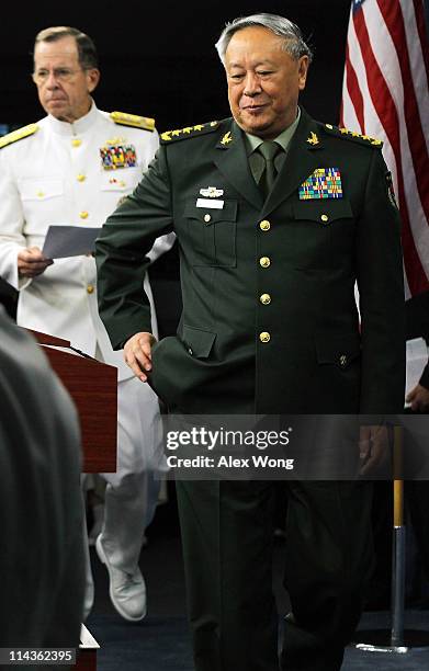 Chairman Of The Joint Chiefs Of Staff Adm. Mullen Briefs The Media..., News Photo