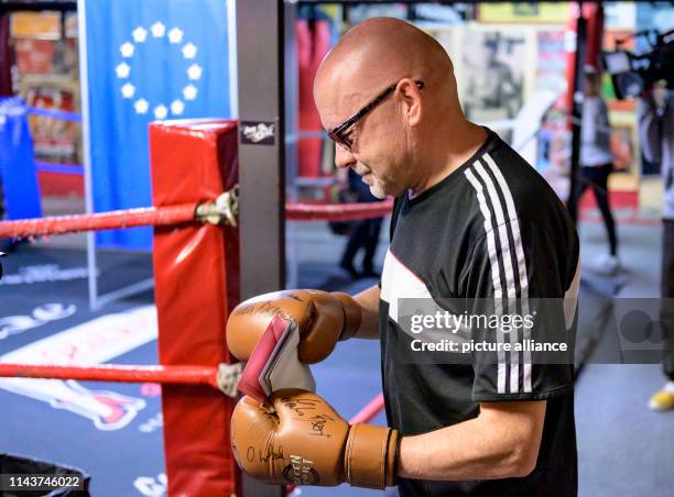 Mark Ritze Zur Ritze Photos and Premium High Res Pictures - Getty Images