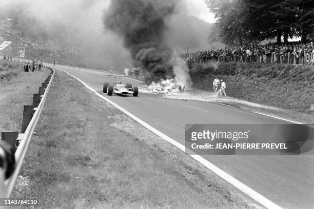 Picture taken on July 8, 1968 on the Rouen-Les Essarts motor-racing track showing the fatal accident of French racing driver Jo Schlesser during the...