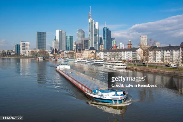 river and city - barge fotografías e imágenes de stock