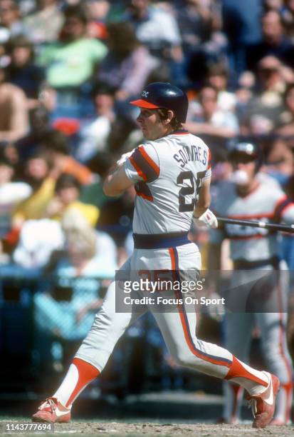 Mike Squires of the Chicago White Sox bats against the Baltimore Orioles during a Major League Baseball game circa 1982 at Memorial Stadium in...