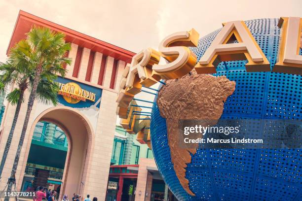 universal studios singapore - theme park singapore stock pictures, royalty-free photos & images