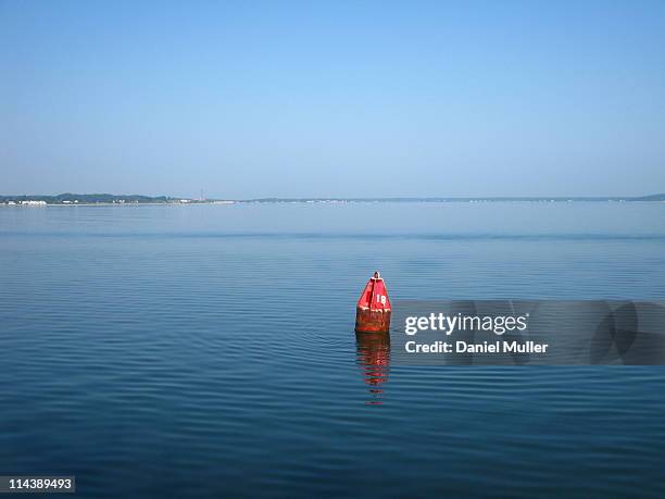 red buoy - plymouth massachusetts stockfoto's en -beelden