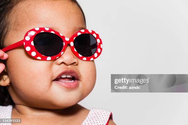 baby girl - baby in sunglass stockfoto's en -beelden