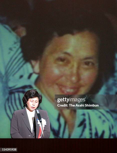 Former abductee by North Korea Hitomi Soga speaks about her mother during the Sado Island Residents Meeting on October 25, 2003 in Sawata, Niigata,...