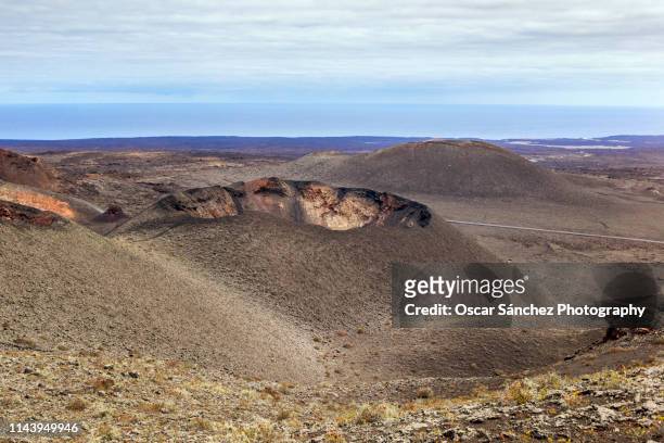 volcano crater landscape in lanzarote, timanfaya national park, canary islands - biosphere planet earth bildbanksfoton och bilder
