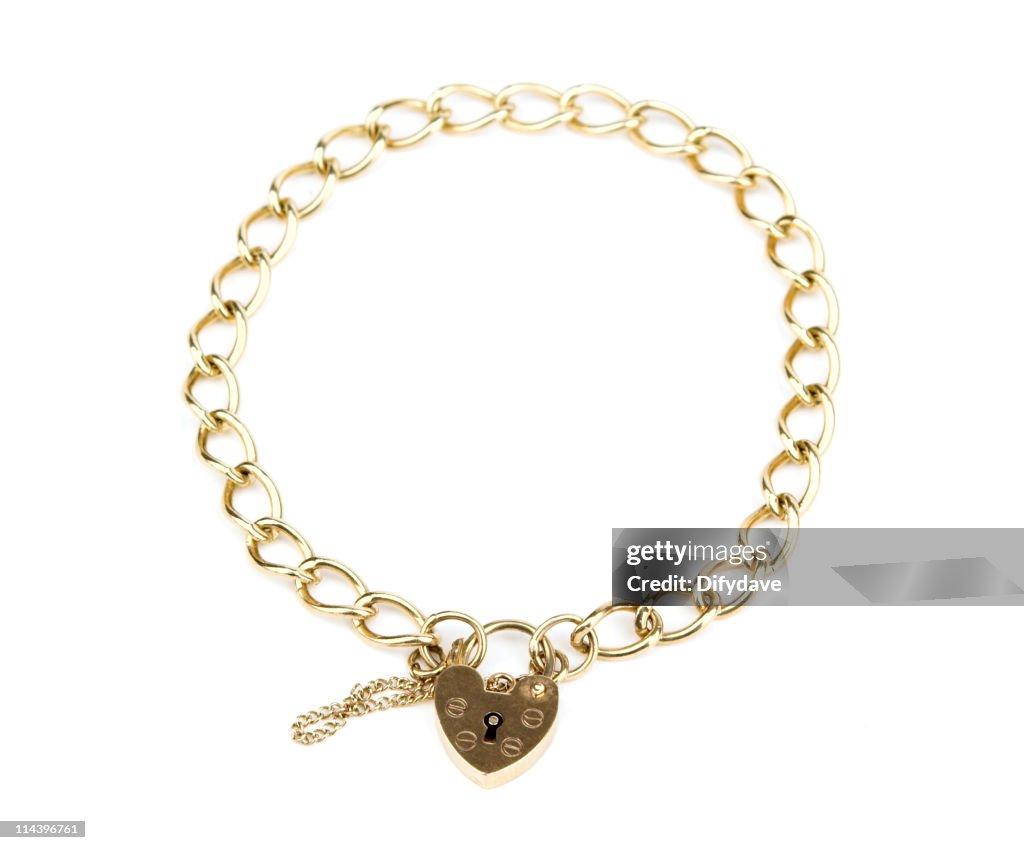 Gold Chain Bracelet With Heart Shaped Padlock Clasp