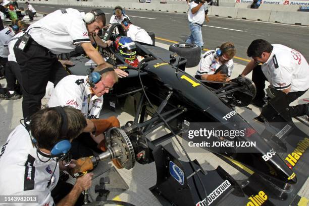The Brazilian Cristiano da Matta of the Newman/Haas Racing, makes a pit stop during a training session on the racecourse of the Hermanos Rodriguez...