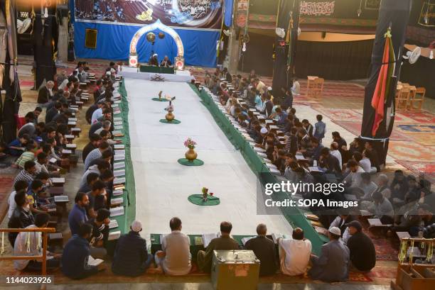 Khatm 40 Khatam Al Quran Stock Photos, High-Res Pictures, and Images - Getty ...