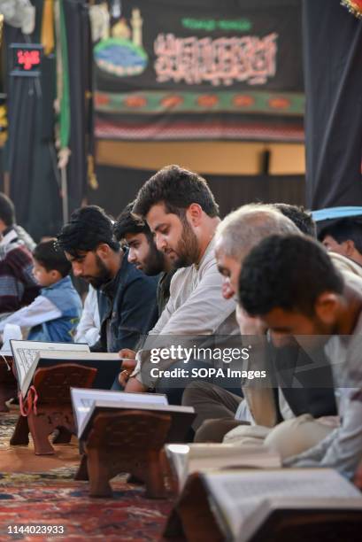 Khatm 40 Khatam Al Quran Stock Photos, High-Res Pictures, and Images - Getty ...