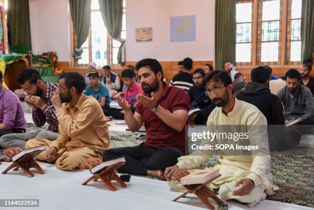 Khatm 40 Khatam Al Quran Stock Photos, High-Res Pictures, and Images - Getty ...