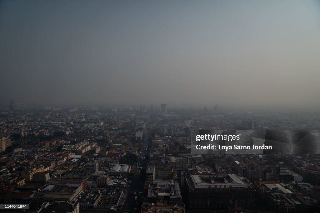 Environmental Alert Is Declared As Mexico City Smog Reaches Dangerous Levels