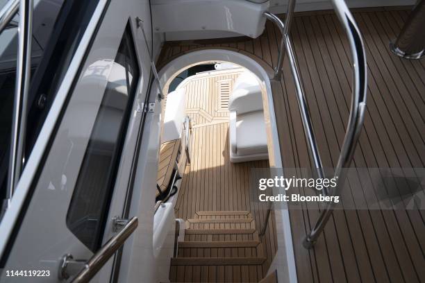 Princess Railing 1,382 Yacht Railing Stock Photos, High-Res Pictures, and Images - Getty ...