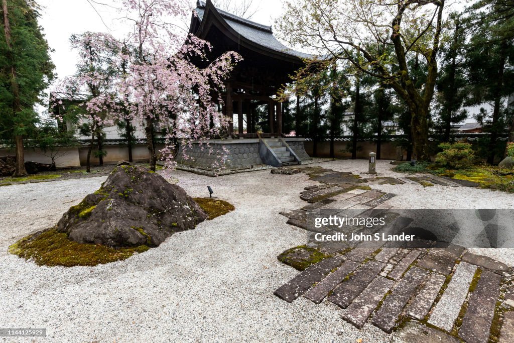 Jiunji Temple Zen Garden - Jiunji Temple is blessed with a...