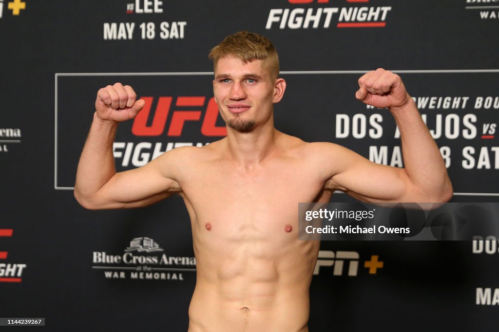 UFC Fight Night: Weigh-ins