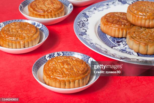 chinese traditional festival,mid-autumn festival food moon cake - chinese porcelain stock pictures, royalty-free photos & images