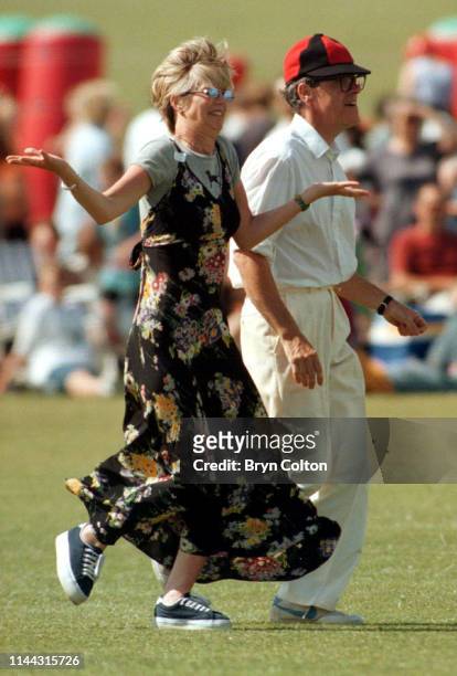 Julia Carling, a British journalist, television presenter and former wife of England rugby captain Will Carling, left, with Griff Rhys Jones, a Welsh...