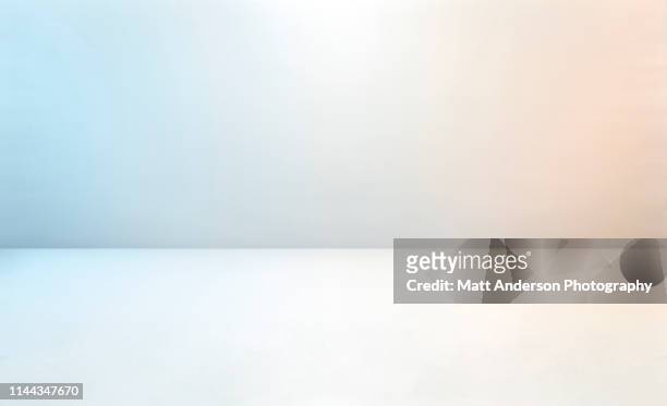 white grad back drop v1 color - af studio stockfoto's en -beelden