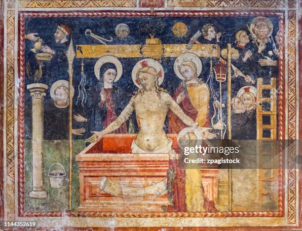 christ rising from his tomb - affresco foto e immagini stock