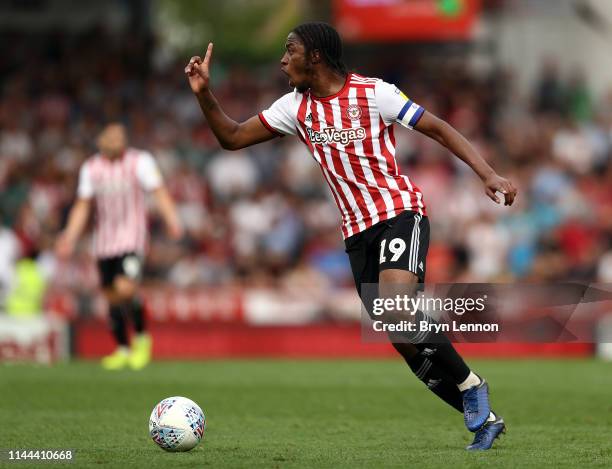 Romaine Sawyers of Brentford in action during the Sky Bet Championship match between Brentford and Leeds United at Griffin Park on April 22, 2019 in...