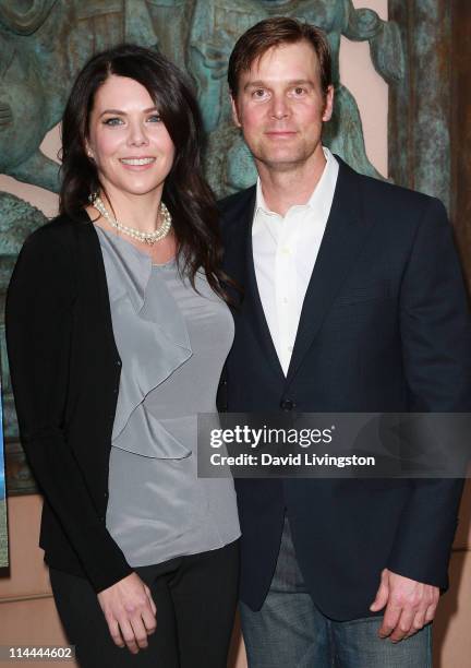 Actors Lauren Graham and Peter Krause attend the Emmy screening for NBC's "Parenthood" at the Leonard H. Goldenson Theatre on May 19, 2011 in North...