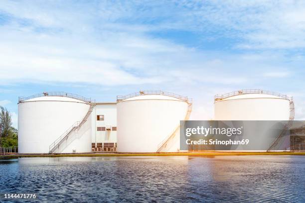 the oil tank - silo tank stock-fotos und bilder