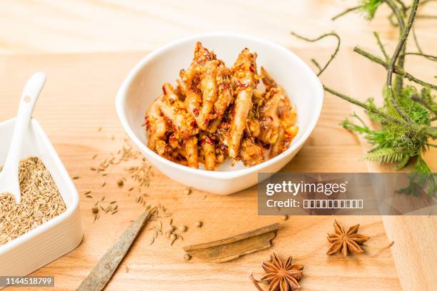 麻辣鸡爪 - 成都 stockfoto's en -beelden