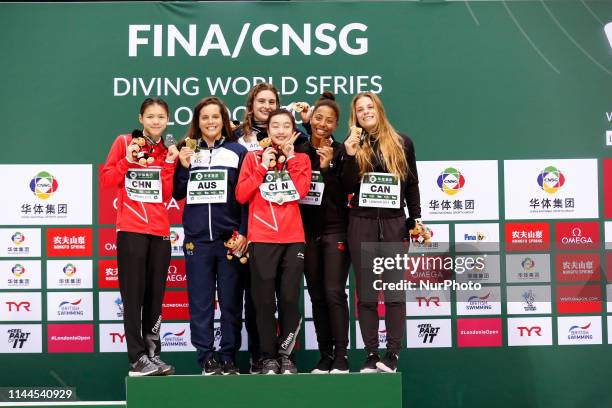 The winners Maddison KEESEY and Anabelle SMITH of Australia, Shan LIN and Yani CHANG of China and Jennifer ABEL and Melissa CITRINI BEAULIEU of...