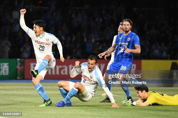 Leandro Damiao of Kawasaki Frontale celebrates scoring a goal during the AFC Champions League Group H match Kawasaki Frontale and Ulsan Hyundai at...
