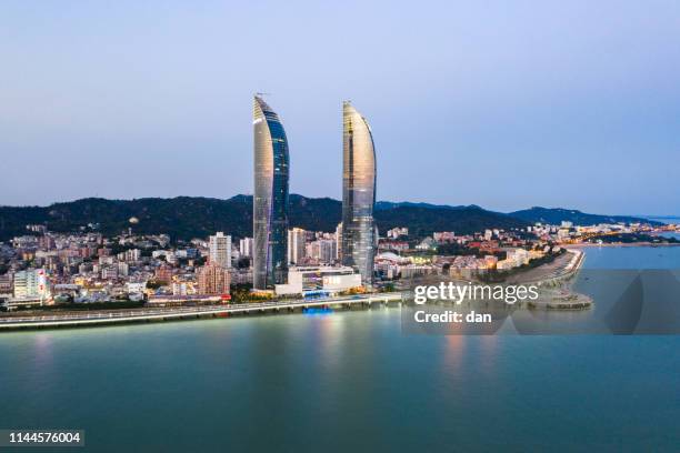 厦门夜景 - xiamen fotografías e imágenes de stock