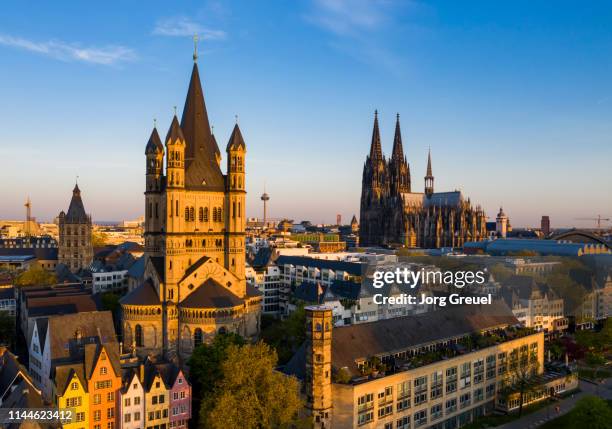 cologne at sunrise - north rhine westphalia photos et images de collection