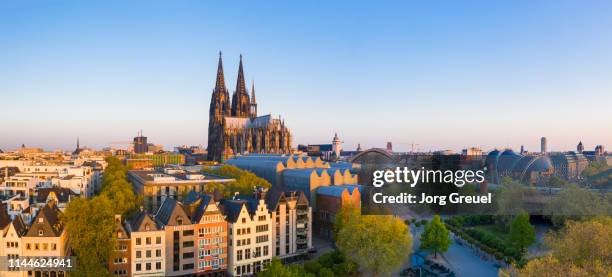 cologne panorama - colonia renania fotografías e imágenes de stock