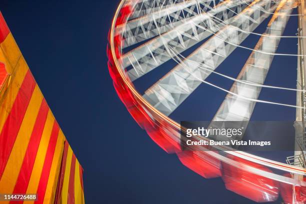 ferris wheel at night - new york state fair stock pictures, royalty-free photos & images