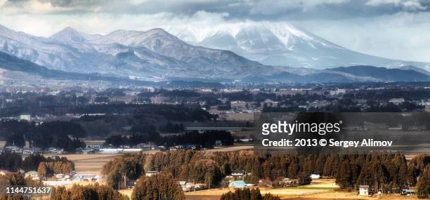 mountains of iwate prefecture and mt. iwate - 岩手山 ストックフォトと画像