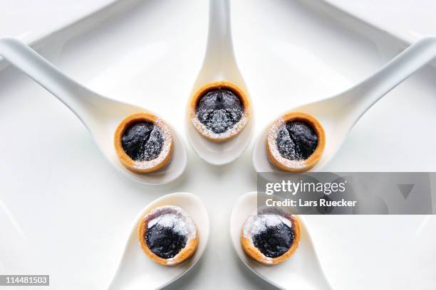 rum raisin chocolate granache tartlets - rum raisin ice cream stock pictures, royalty-free photos & images