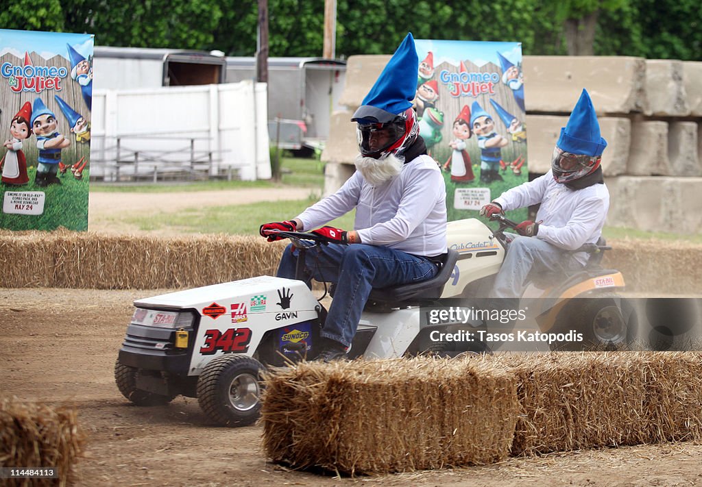 "Gnomeo & Juliet" Mow-down Showdown - Hilarious Lawnmower Race Celebrates Film's May 24th Blu-ray Disc & DVD Release