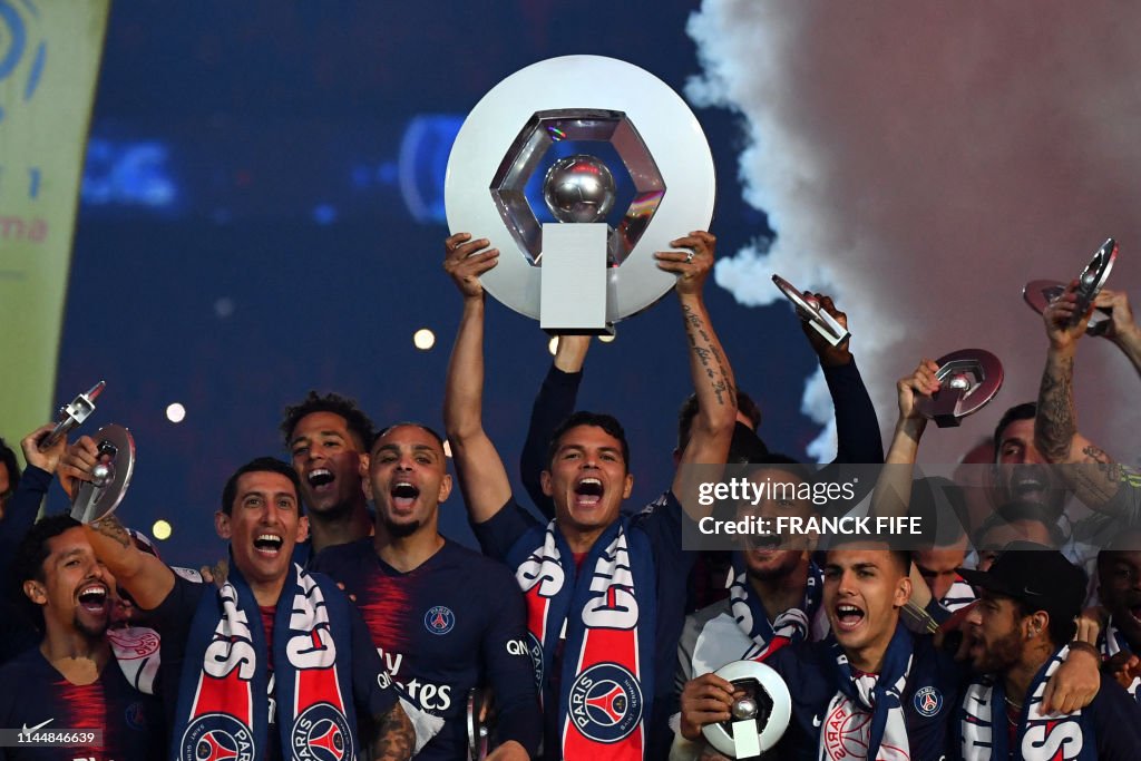 TOPSHOT-FBL-FRA-LIGUE1-PSG-DIJON