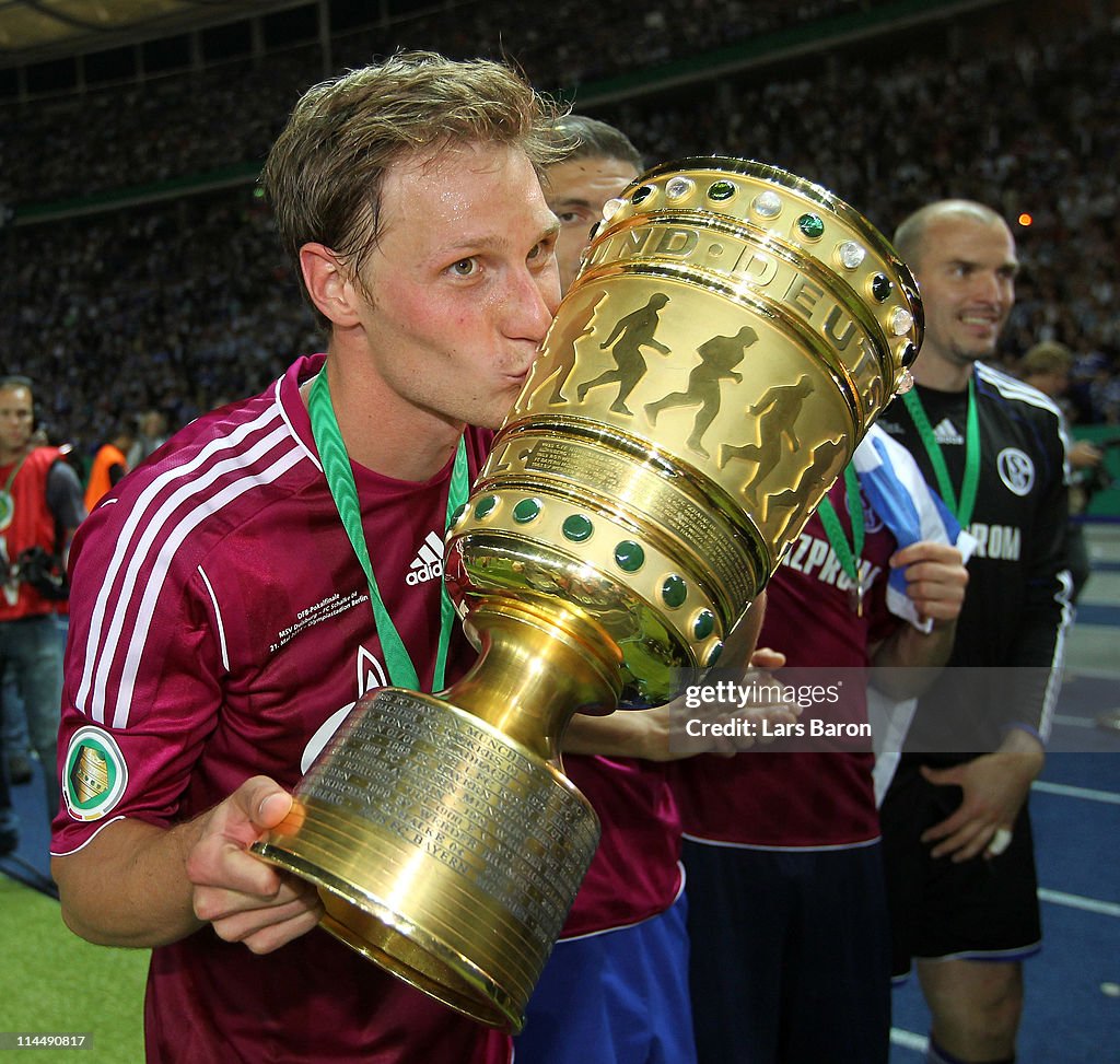 MSV Duisburg v Schalke 04 - DFB Cup Final